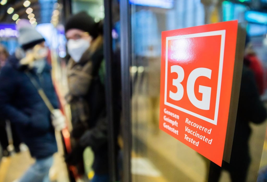 Die Deutsche Bahn streicht die 3G-Regel. In Fern- und Nahverkehrszügen bleibt die Maskenpflicht bestehen.