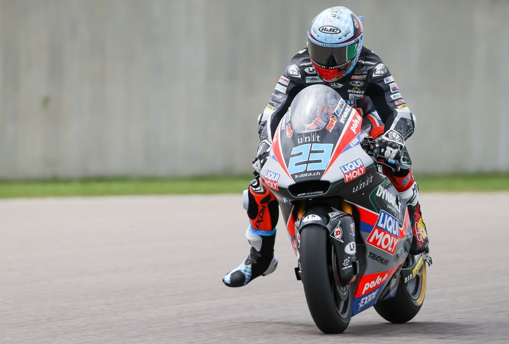 Motorrad-Profi Marcel Schrötter brach sich bei einem Trainingssturz die Hand.