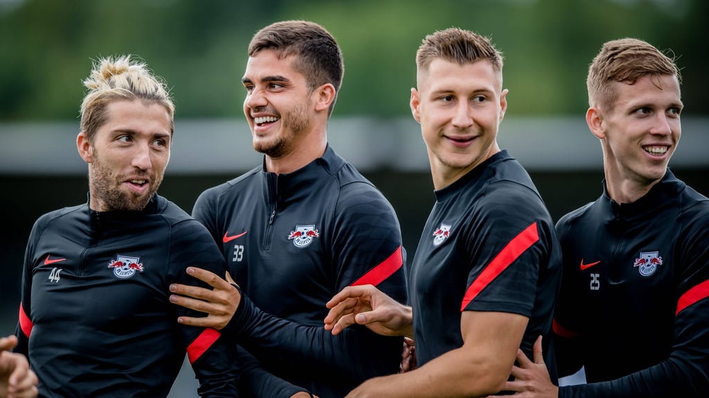 Motiviertes Gerangel um die Startelfplätze: Kevin Kampl, André Silva, Willi Orban und Dani Olmo.