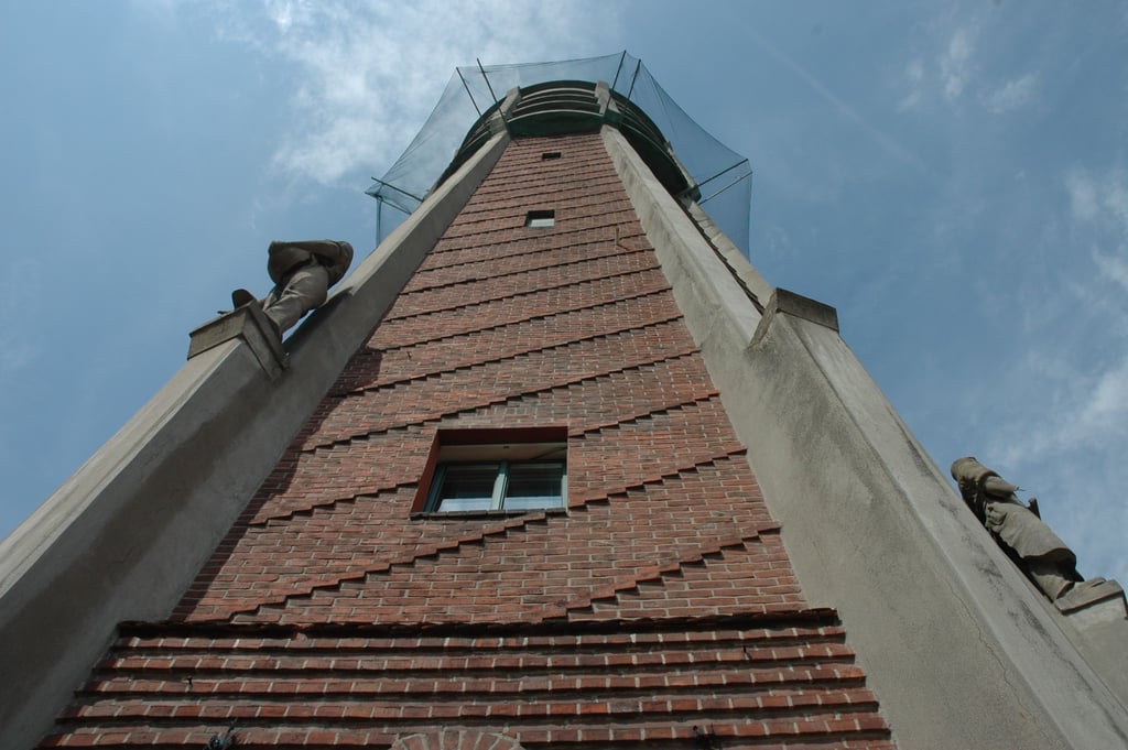 Wasserturm Genthin von unten fotografiert