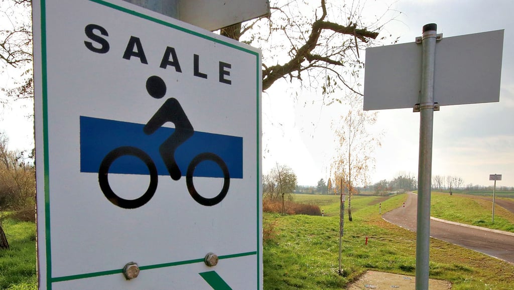 Die Radtouristen sollen die alte Strecke des saaleradweges benutzen, empfiehlt der Trägerverein in Abstimmung mit dem Landkreis. 