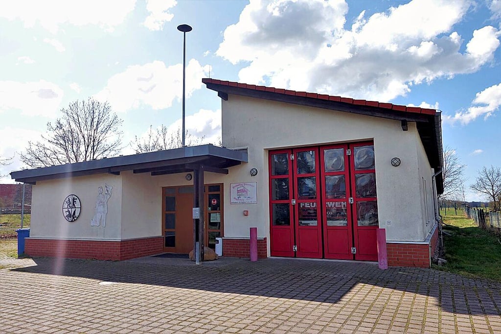 Stützpunkt der Feuerwehr Randau in Magdeburg. Von hier aus sowie der Garage in Calenberge sollen die Kräfte künftig parallel ausrücken.