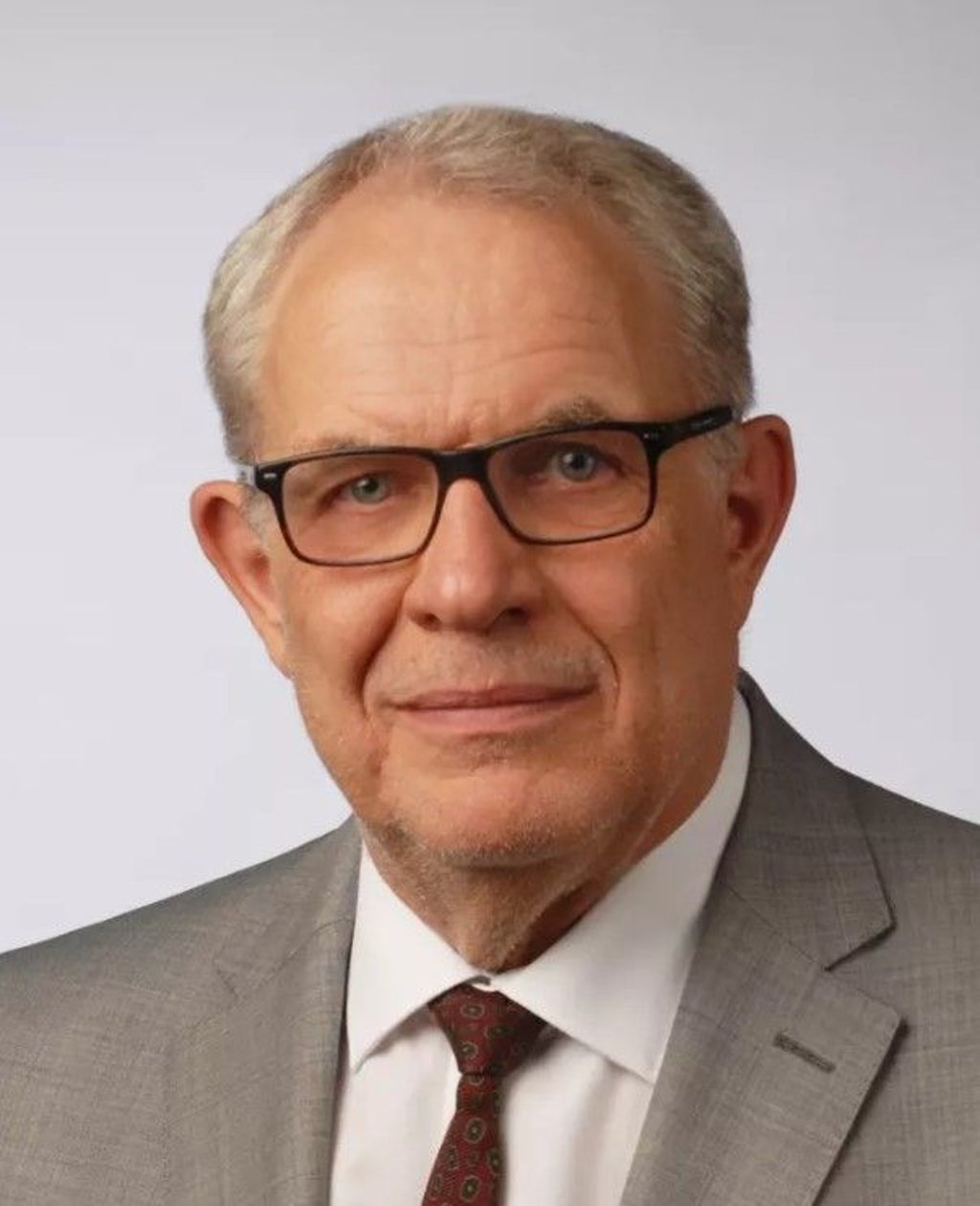 Josef Molkenbur stellt aus gesundheitlichen Gründen seinen Posten zur Verfügung.