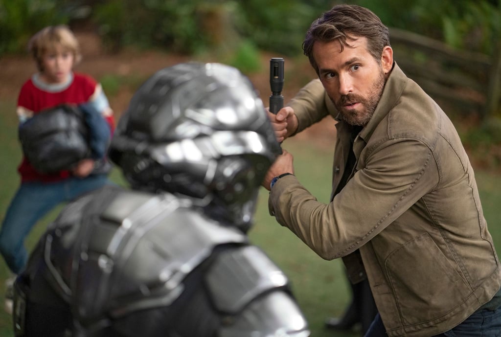 Ryan Reynolds als Adam Reed (r) in einer Szene aus „The Adam Project“ (undatiert). Das US-amerikanische Science-Fiction-Abenteuer ist derzeit bei Netflix zu sehen.