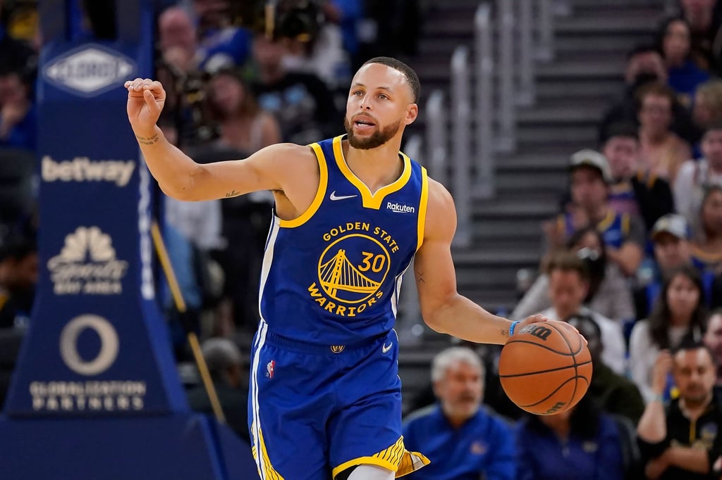 Stephen Curry testet mit den Golden State Warriors in der Saisonvorbereitung zweimal gegen die Washington Wizards in Japan.
