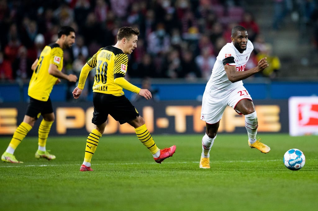 Verletzte sich beim BVB-Gastspiel in Köln: Felix Passlack (Mitte).