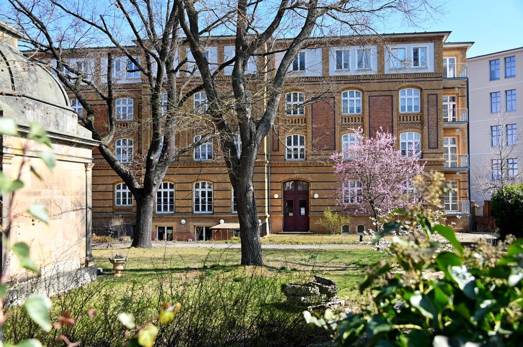 Um Ukraine-Flüchtlinge in Magdeburg noch besser unterzubringen, soll ein derzeit nicht genutztes Altenheim reaktiviert werden.