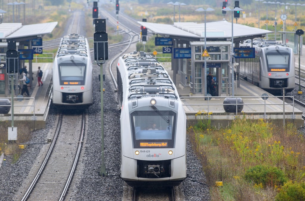 Derzeit gelten demnach 33 Stationen und somit nur 12 Prozent der Bahnhöfe in Sachsen-Anhalt als barrierefrei.