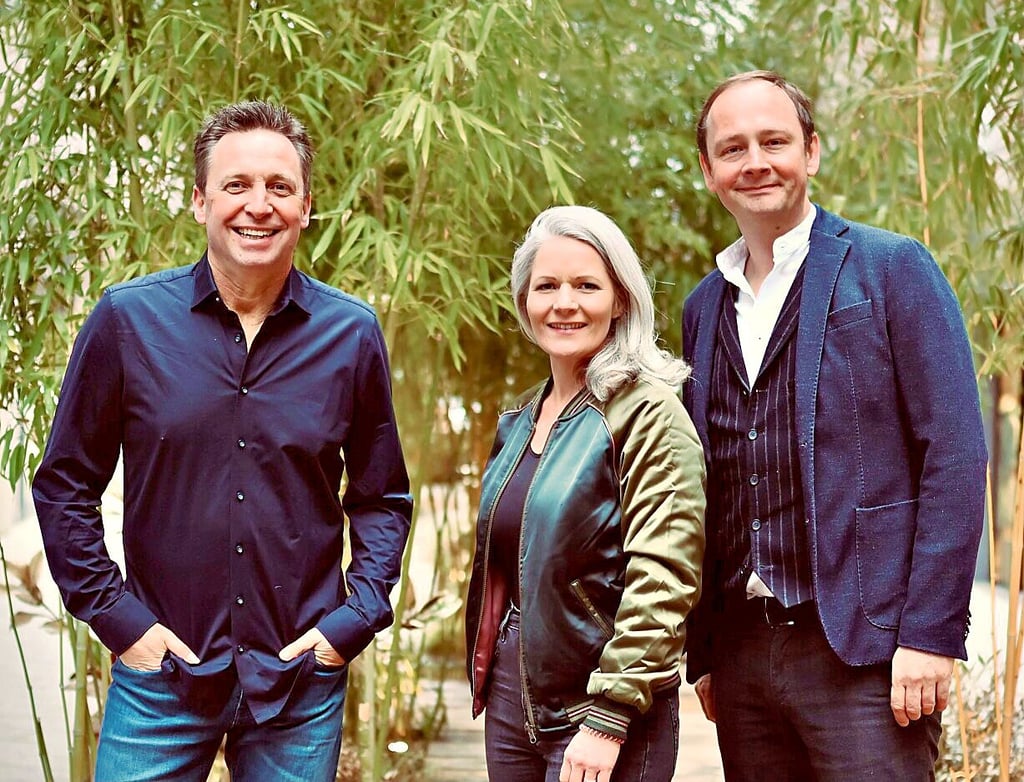 Stephan Bormann (links) und Christoph Reuter kommen mit Sarah Lipfert als „Songland“ für das gemeinsame Konzert mit der Mitteldeutschen Kammerphilharmonie am Freitag, 6. Mai, ins Bernburger Theater.