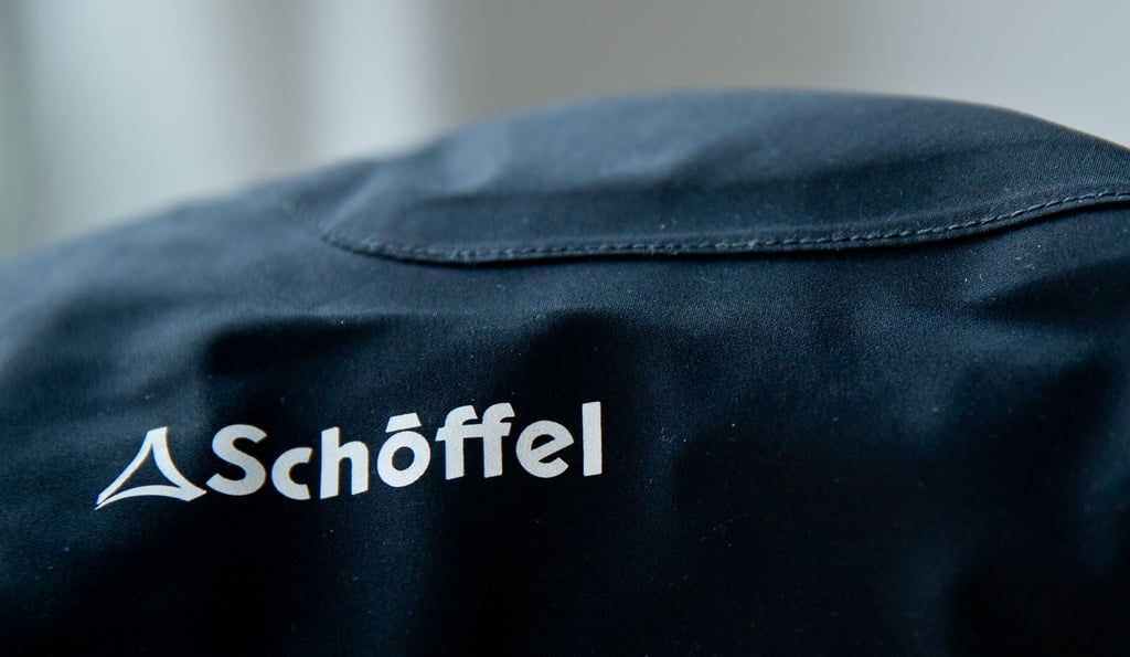 Der Bekleidungshersteller hat Kleidungstücke seiner Sommer- und Winterkollektion 2021 zurückgerufen.