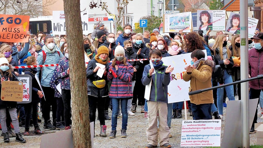 War die Demonstration für den Erhalt des Fallstein-Gymnasiums schon beeindruckend, so war es nicht weniger die Rede des Osterwiecker Schülers Tim Gewand vor dem Kreistag.