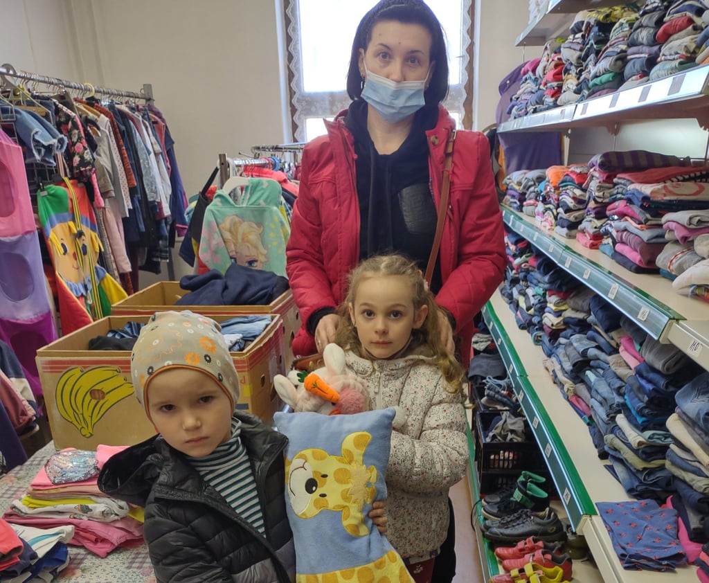 Auch Viktor (5) und Sofia (6), die in einer Gemeinde im Elb-Havel-Land privat aufgenommen worden sind, wurden fündig.