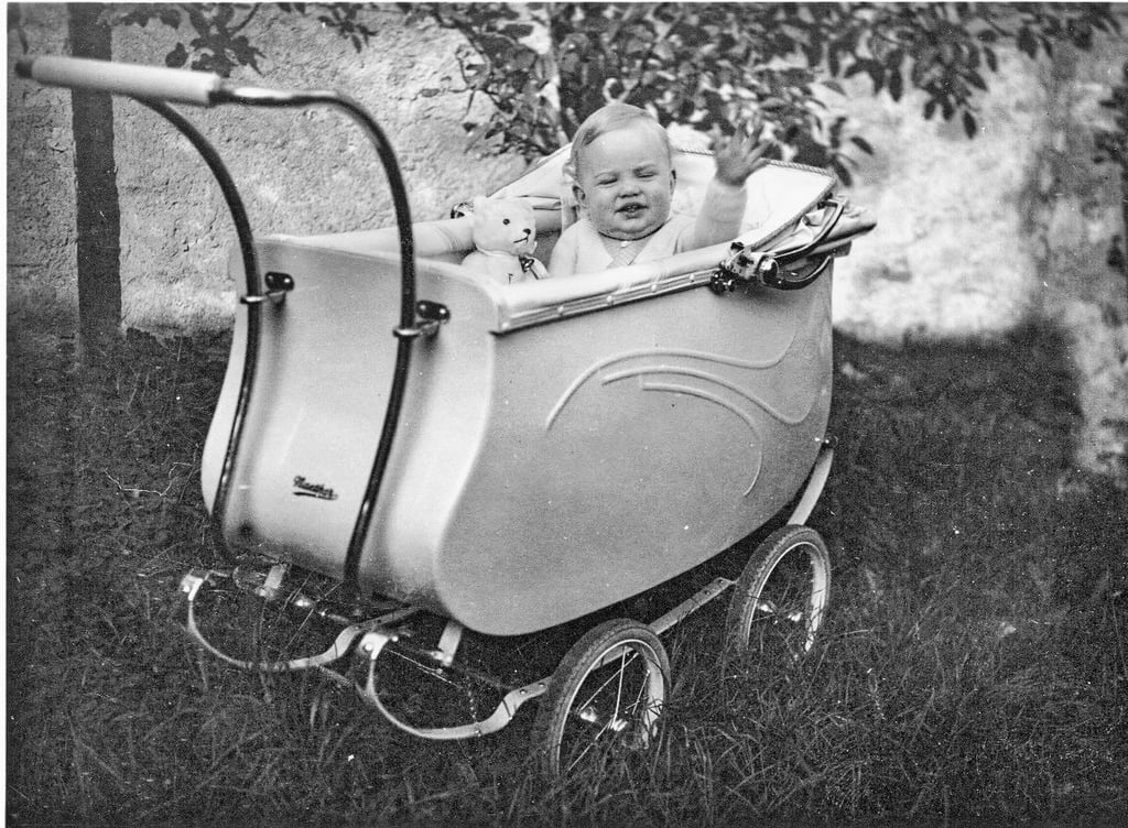 Dieses Foto zeigt einen Naether-Kinderwagen made in Zeitz aus den 1930er Jahren.