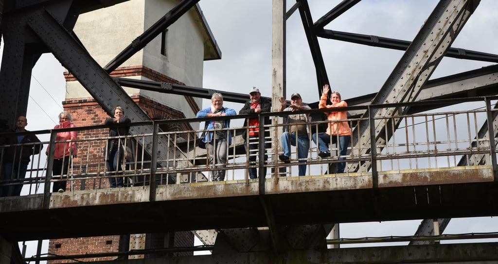 Auf der Barbyer Elbbrücke soll in diesem Sommer nach zwei Jahren Pandemie endlich wieder das Brückenfest steigen. Noch sind die Organisatoren aber zurückhaltend.
