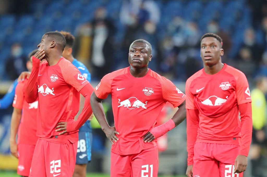 Waren in Leipzig nicht glücklich: Brian Brobbey (2.v.r.) und Ilaix Moriba (r.).