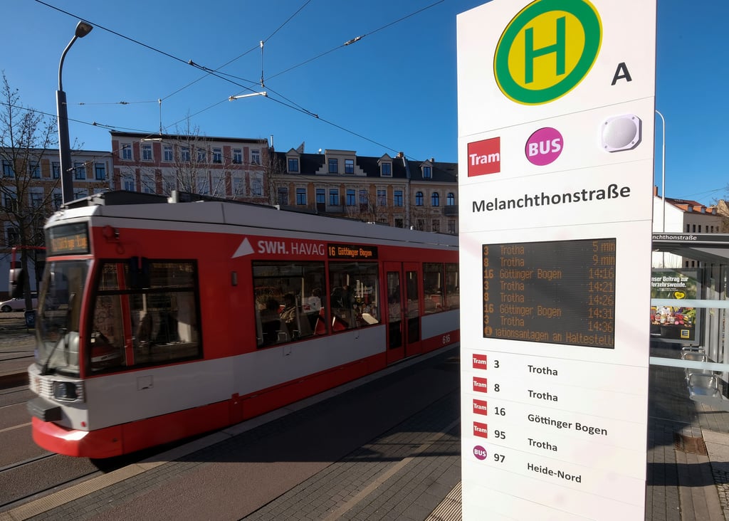 Straßenbahnfahren in Halle wird ab August teurer.