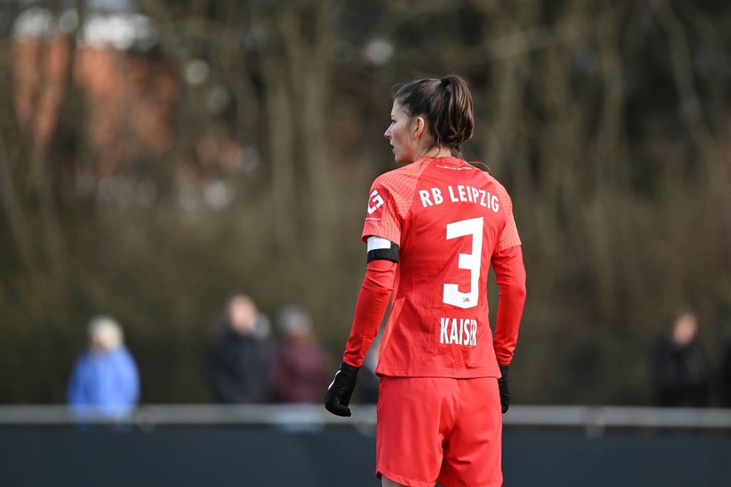 Die Kapitänin hat alles im Blick: Johanna Kaiser von RB Leipzig.