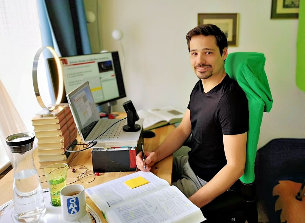 Felix Kretschmer ist Dozent an der Technischen Universität Berlin. Seine Onlineseminare sind nicht nur für Studenten geeignet.