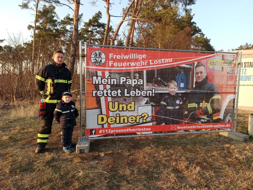Durchaus provokante Mitgliederwerbung der Feuerwehr Lostau.
