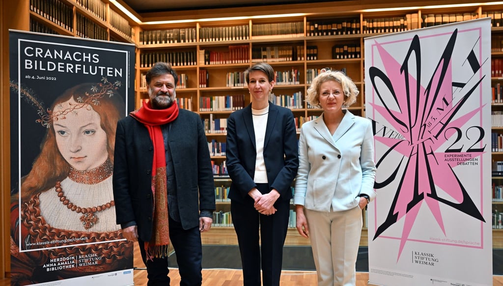 Die neuen Direktorinnen der Klassik Stiftung Weimar, Friederike von Rosenberg (M, Direktion Schlösser, Gärten und Bauten) und Annette Ludwig (Direktion Museen), sowie der neue Direktor Dirk Wintergrün (Direktion Digitale Transformation).