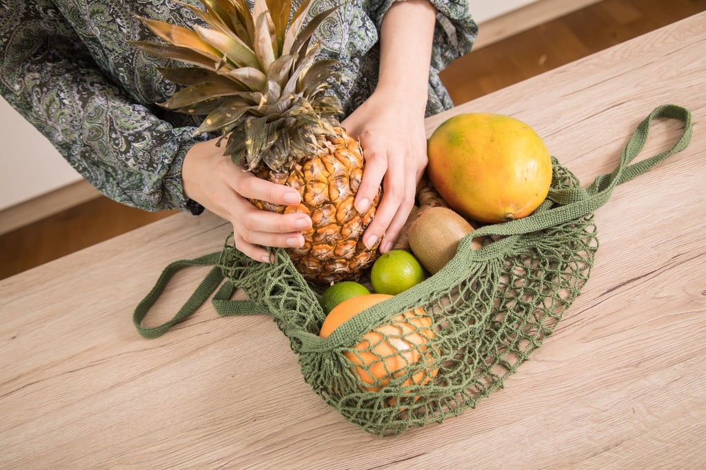 Reifegase im Obst führen dazu, dass Lebensmittel schneller verderben. Man kann sie aber auch sinnvoll einsetzen.