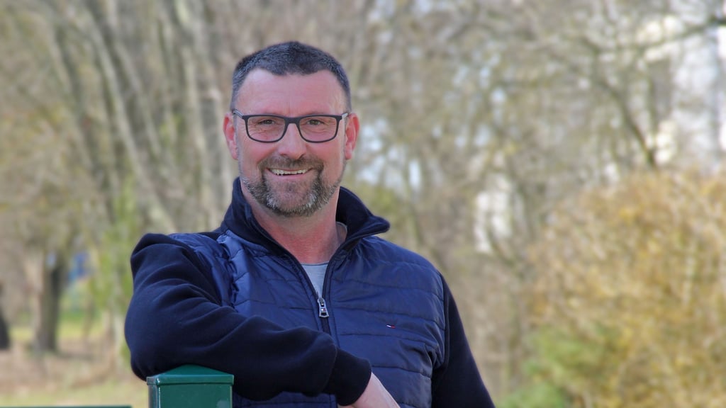 Marko Bader (51) tritt als parteiloser Bewerber zur Bürgermeisterwahl in Wefensleben an. Eines seiner Ziele: die Festanstellung eines zweiten Gemeindearbeiters.