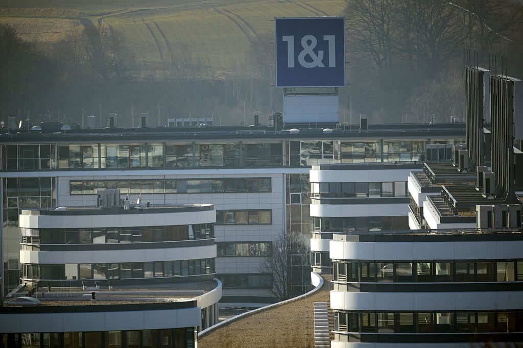 Das Foto zeigt den Bürokomplex des Internetunternehmens 1&1 in Montabaur.
