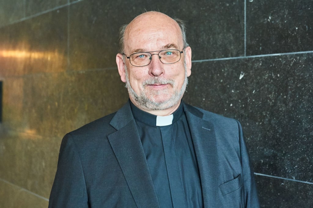 „Ich hoffe, (...) jeglichen weiteren Schaden von den Betroffenen des Missbrauchs und der Kirche zu vermeiden, (...)“: Lorenz Wolf.