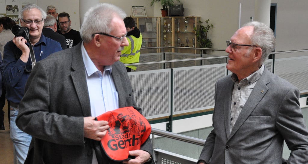Karl-Heinz Koszior (links) aus Genthin zu Gast bei Täve Schur in Kleinmühlingen.