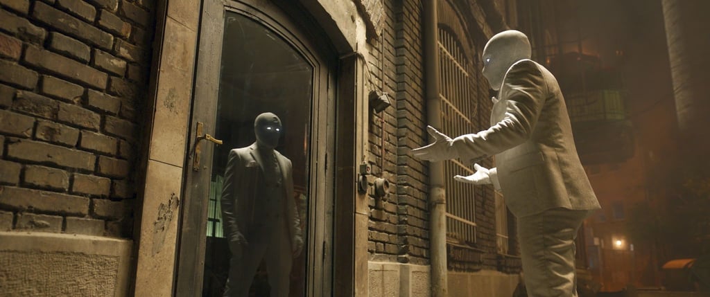 Marvel-Held im weißen Kostüm: Oscar Isaac ist Moon Knight.
