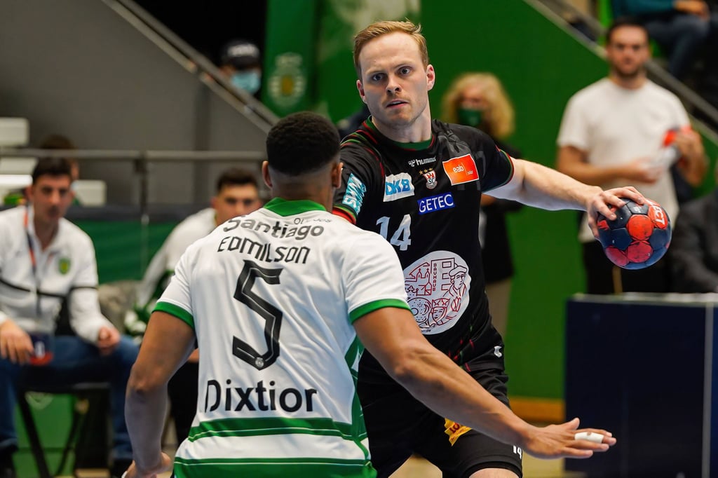 Omar Ingi Magnusson (rechts) traf mit dem SC Magdeburg am Dienstagabend auf Edmilson und Sporting Lissabon. Keine 48 Stunden später sind die Grün-Roten in der Bundesliga gefordert.
