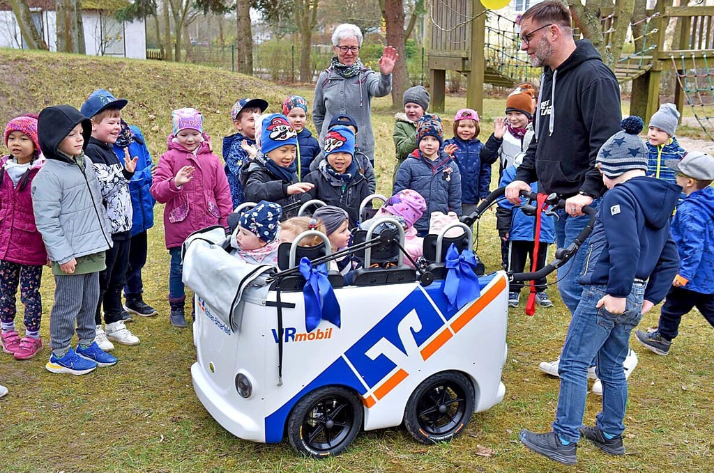 Premiere für den Kinderbus im „Spatzennest “