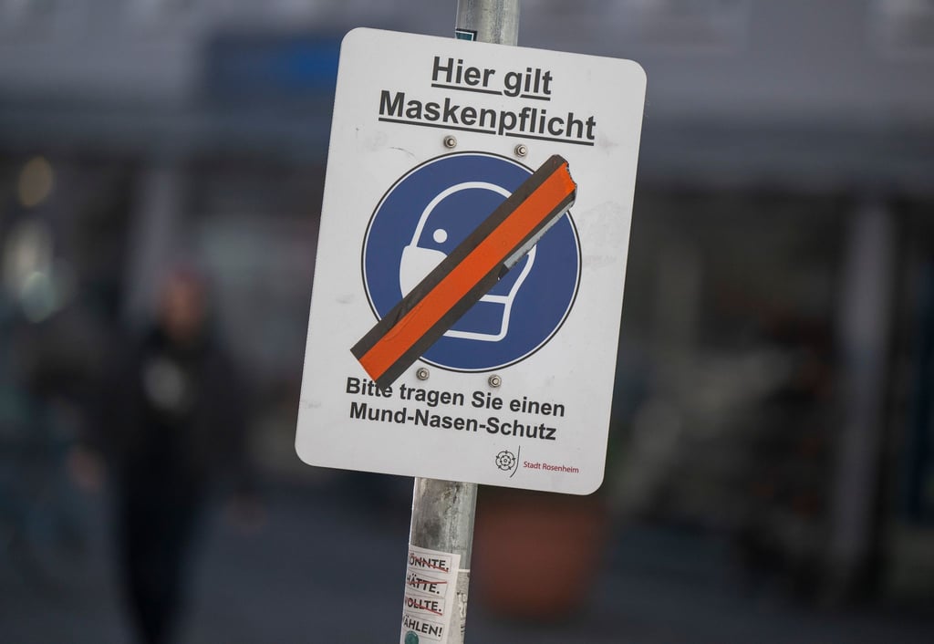 Viele Bundesländer haben sich entschieden, Maskenpflichten in Geschäften und Schulen sowie 2G- und 3G-Zutrittsregeln auslaufen zu lassen.