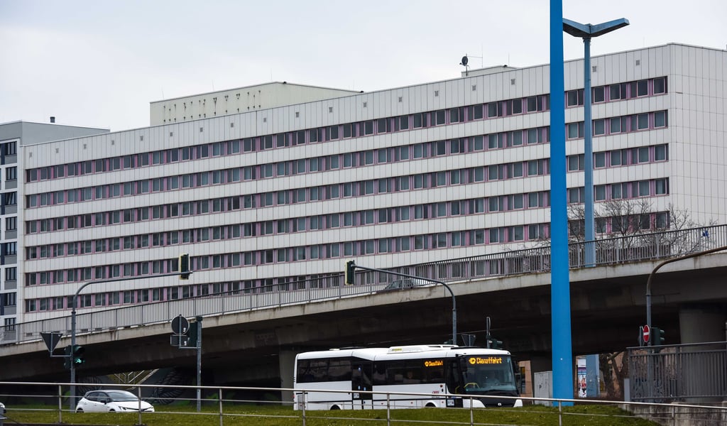Blick auf das Maritim Hotel in Halle.
