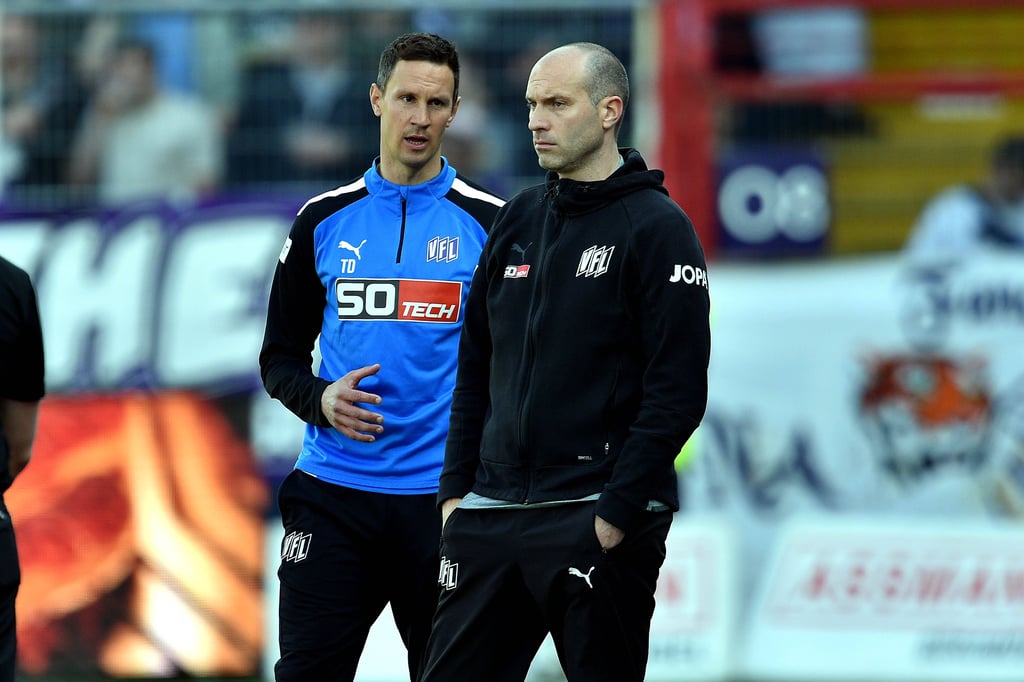Osnabrücks Trainer Daniel Scherning (r.) hat große Personalsorgen.