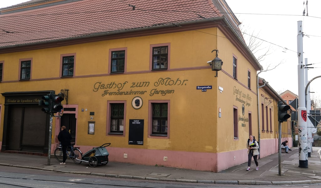 Steht zum Verkauf: Der Gasthof"Zum Mohr" in der Burgstraße gegenüber der Burg Giebichenstein