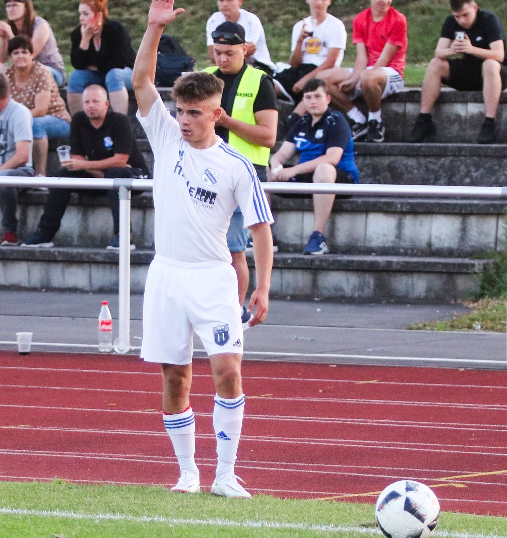 Bruno Weick ist 19 Jahre alt und Stammspieler beim Verbandsligisten VfB Sangerhausen.