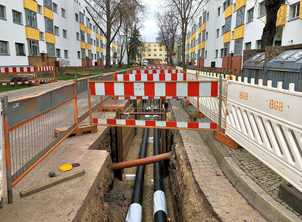 Durch die Bauhausstraße in der Angersiedlung zieht sich eine langgezogene Baustelle.