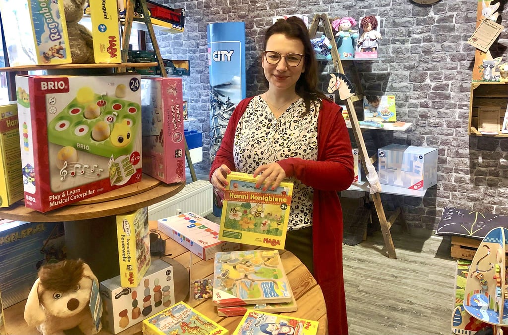 Mareen Warnicke schließt nach fünf Jahren das Spiel Zeitz, das Spielzeugfachgeschäft in der Zeitzer Innenstadt, mit einem Ausverkauf.