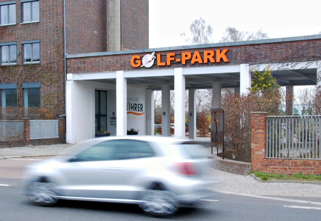 Im Veranstaltungszentrum Golfpark will ein NVA-Veteranenverein sein Jahrestreffen abhalten.