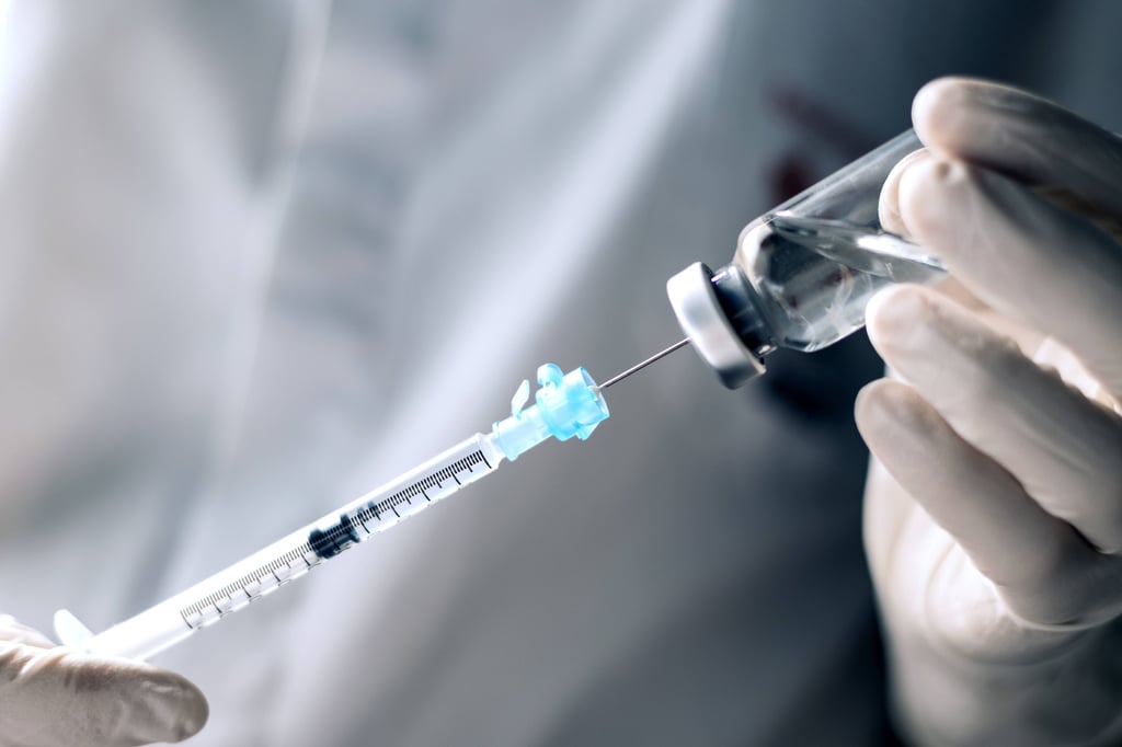 In der Gesundheitsbranche seit zwei Wochen Pflicht: die Corona-Schutzimpfung.
