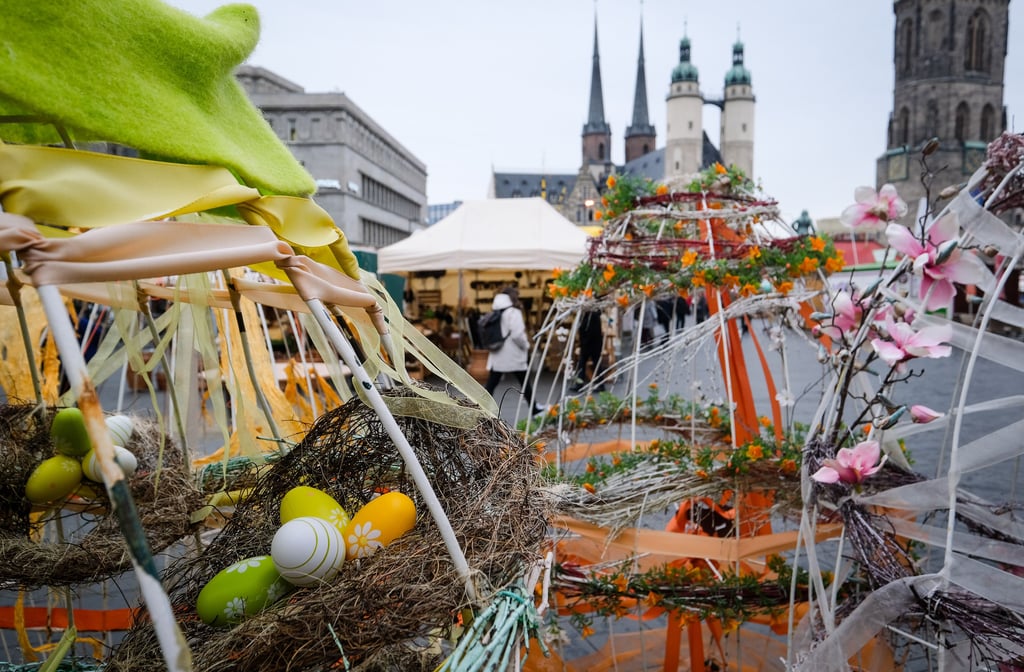 Ostermarkt auf dem Marktplatz in Halle.