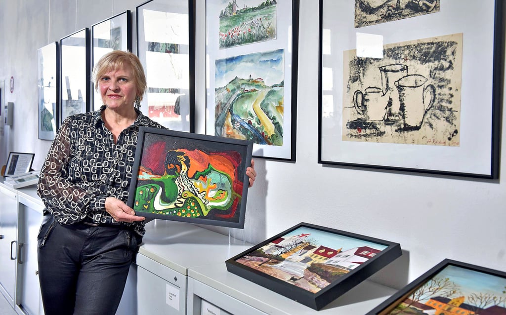 Zum 60. Geburtstag von Astrid Rudisch hat der Kunstverein Bitterfeld-Wolfen Malerei und Grafik eine Ausstellung mit Bildern von ihr organisiert.