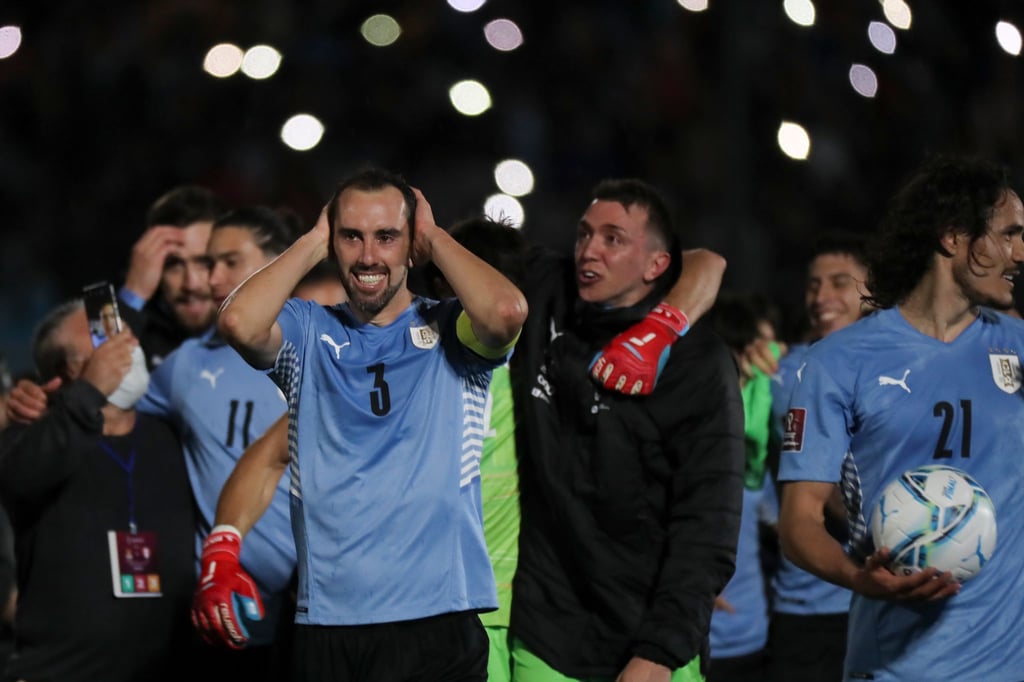 Uruguays Spieler feiern den 1:0-Erfolg gegen Peru.