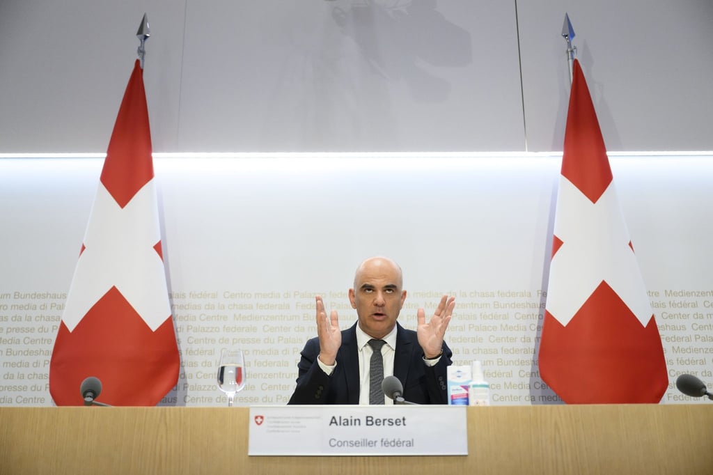 Der Schweizer Gesundheitsminister Alain Berset spricht über die neusten Entscheide des Bundesrates zur Corona-Pandemie.
