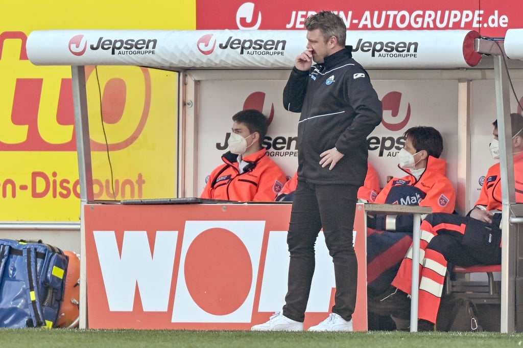 Wurde positiiv auf Corona getestet: Paderborn-Coach Lukas Kwasniok.