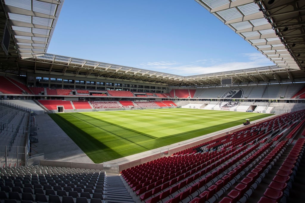 Blick in das neue Stadion des Fußball-Bundesligisten SC Freiburg.