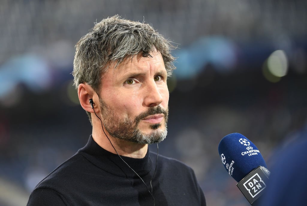 Fühlt sich mit 44 noch zu jung für den Job als Bondscoach: Mark van Bommel.