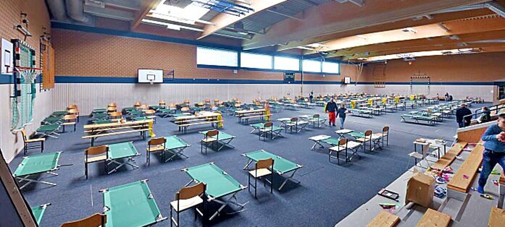In der Brauereiturnhalle Bitterfeld bringt der Kreis ukrainische Flüchtlinge zuerst unter.