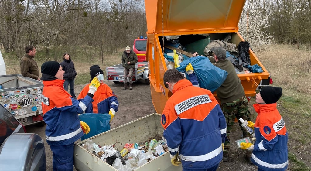 Jägerschaft Dessau hat mit vielen Helfer Müll aus der Natur gesammelt